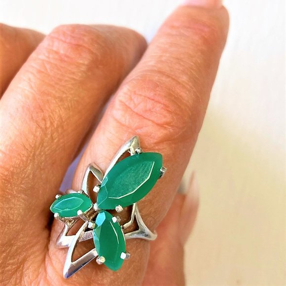 Emerald gem stone ring - Picture 1 of 3